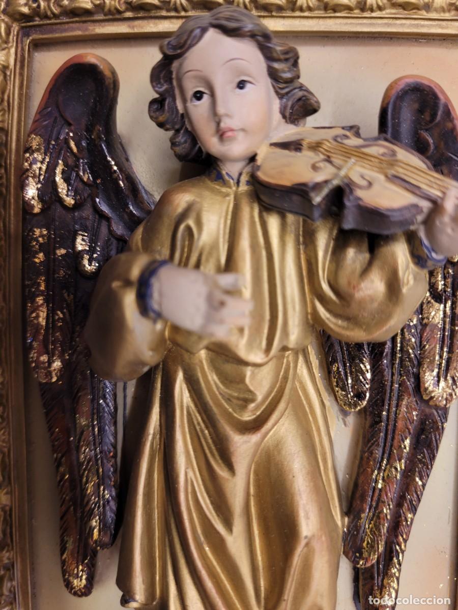 Antig&uuml;edades: ANT&Iacute;GUO CUADRO EN RELIEVE DE &Aacute;NGEL TOCANDO EL VIOL&Iacute;N - Foto 2
