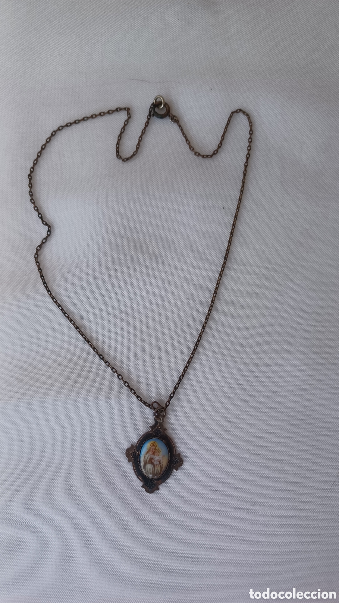 Antig&uuml;edades: Antigua medalla virgen esmaltada - Foto 1