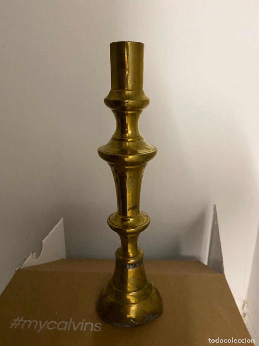Antig&uuml;edades: Candelabro antiguo de bronce - Foto 1