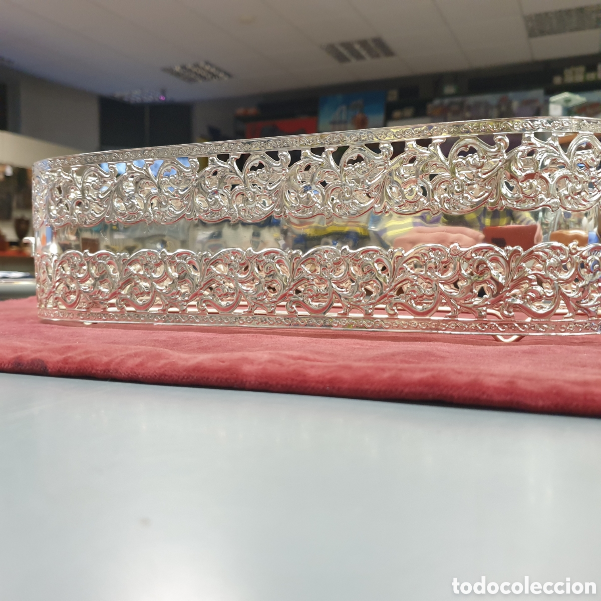 Antig&uuml;edades: Precioso presentador de botella en mesa - Foto 2