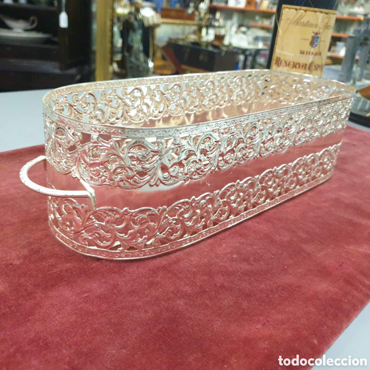 Antig&uuml;edades: Precioso presentador de botella en mesa - Foto 1