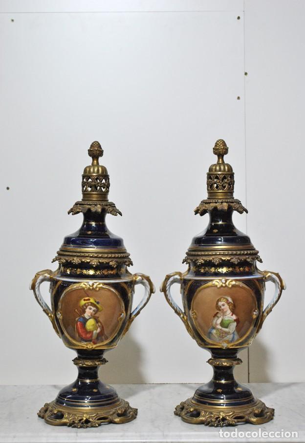 Antig&uuml;edades: JARRONES PORCELANA AZUL COBALTO - Foto 1