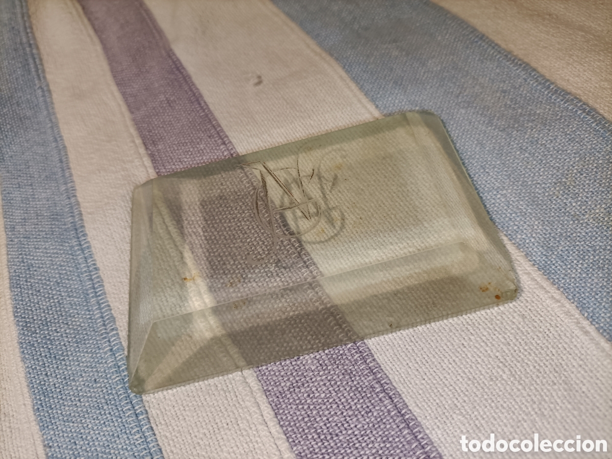 Antig&uuml;edades: Original pisapapeles de cristal. 12 x 8 x 2 cms