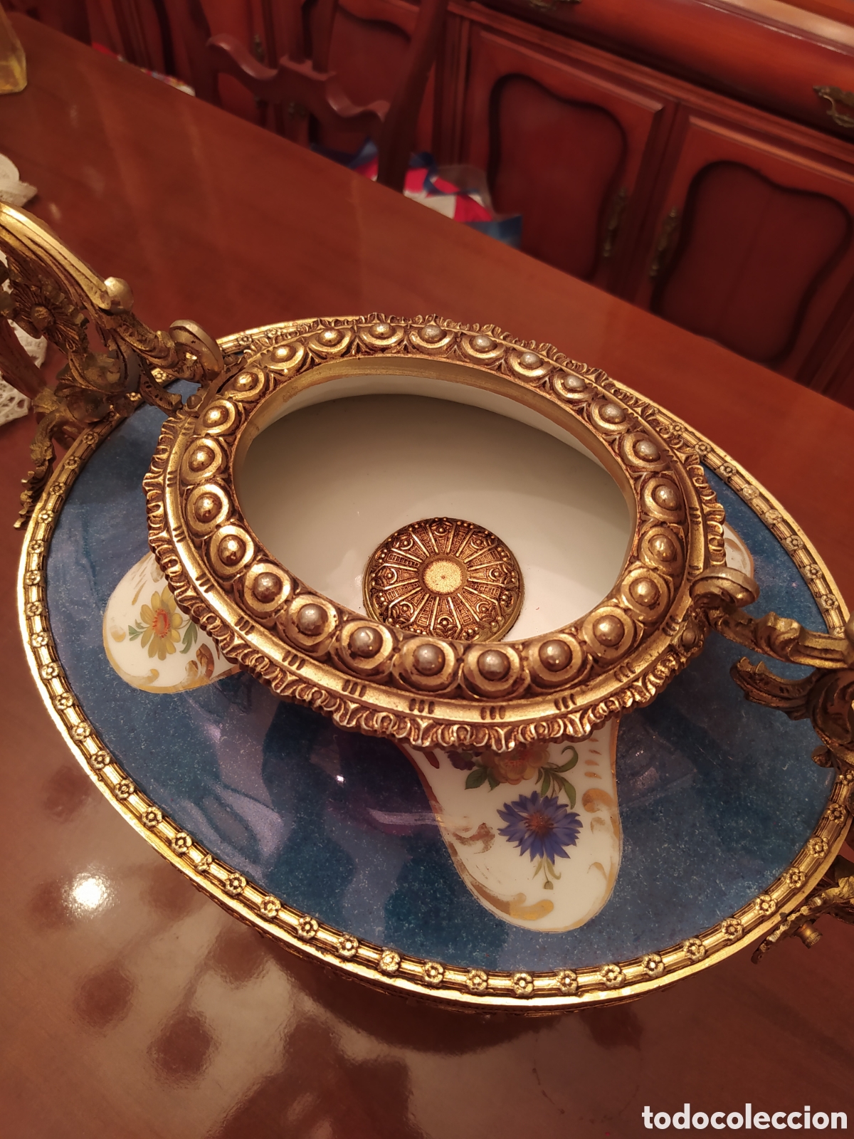 Antig&uuml;edades: Centro de mesa bronce y porcelana - Foto 4