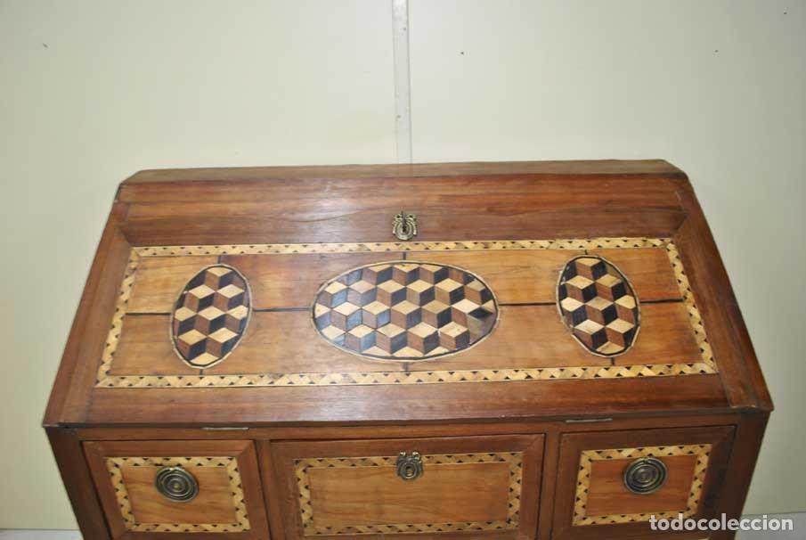 Antig&uuml;edades: C&Oacute;MODA ANTIGUA DE MADERA Y MARQUETER&Iacute;A - Foto 3