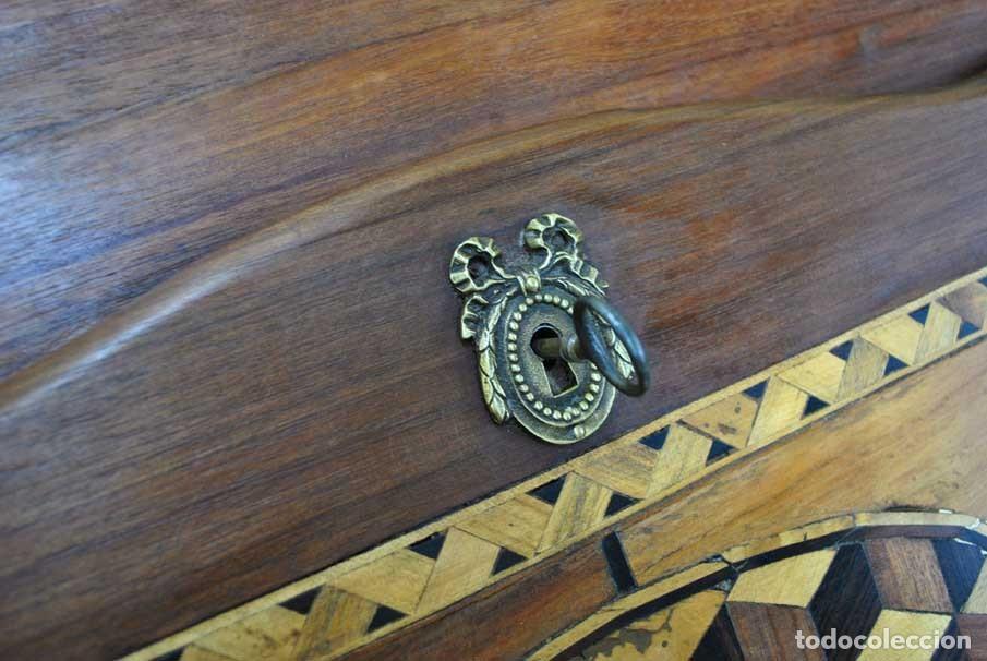 Antig&uuml;edades: C&Oacute;MODA ANTIGUA DE MADERA Y MARQUETER&Iacute;A - Foto 6