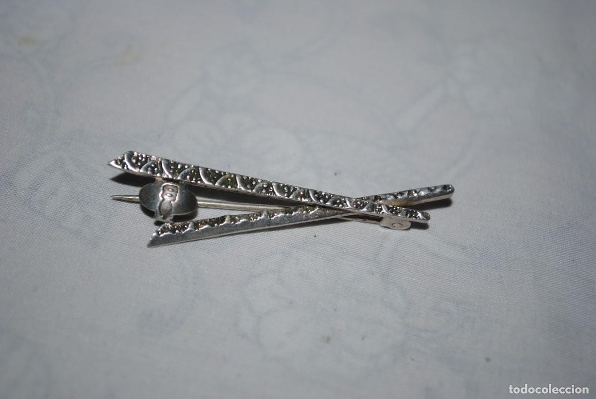 Antig&uuml;edades: BROCHE DE PLATA EN FORMA DE GRANADA . - Foto 2