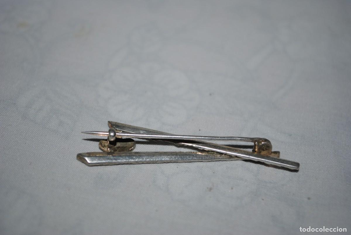 Antig&uuml;edades: BROCHE DE PLATA EN FORMA DE GRANADA . - Foto 3