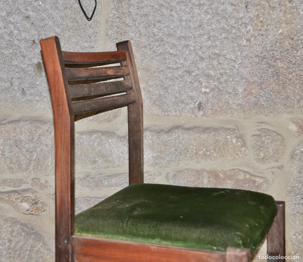 Antig&uuml;edades: Silla con tapizado en verde para restaurar - Foto 2