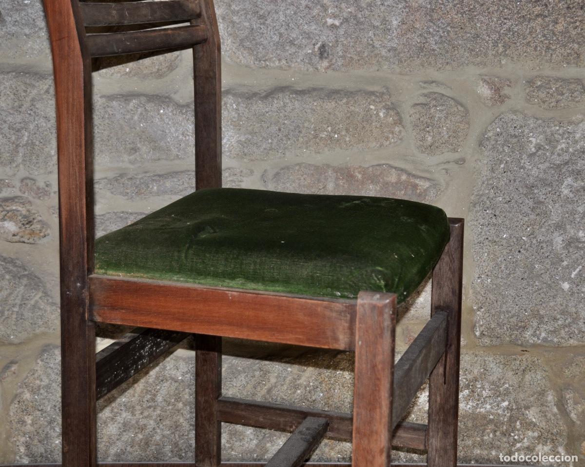 Antig&uuml;edades: Silla con tapizado en verde para restaurar - Foto 3