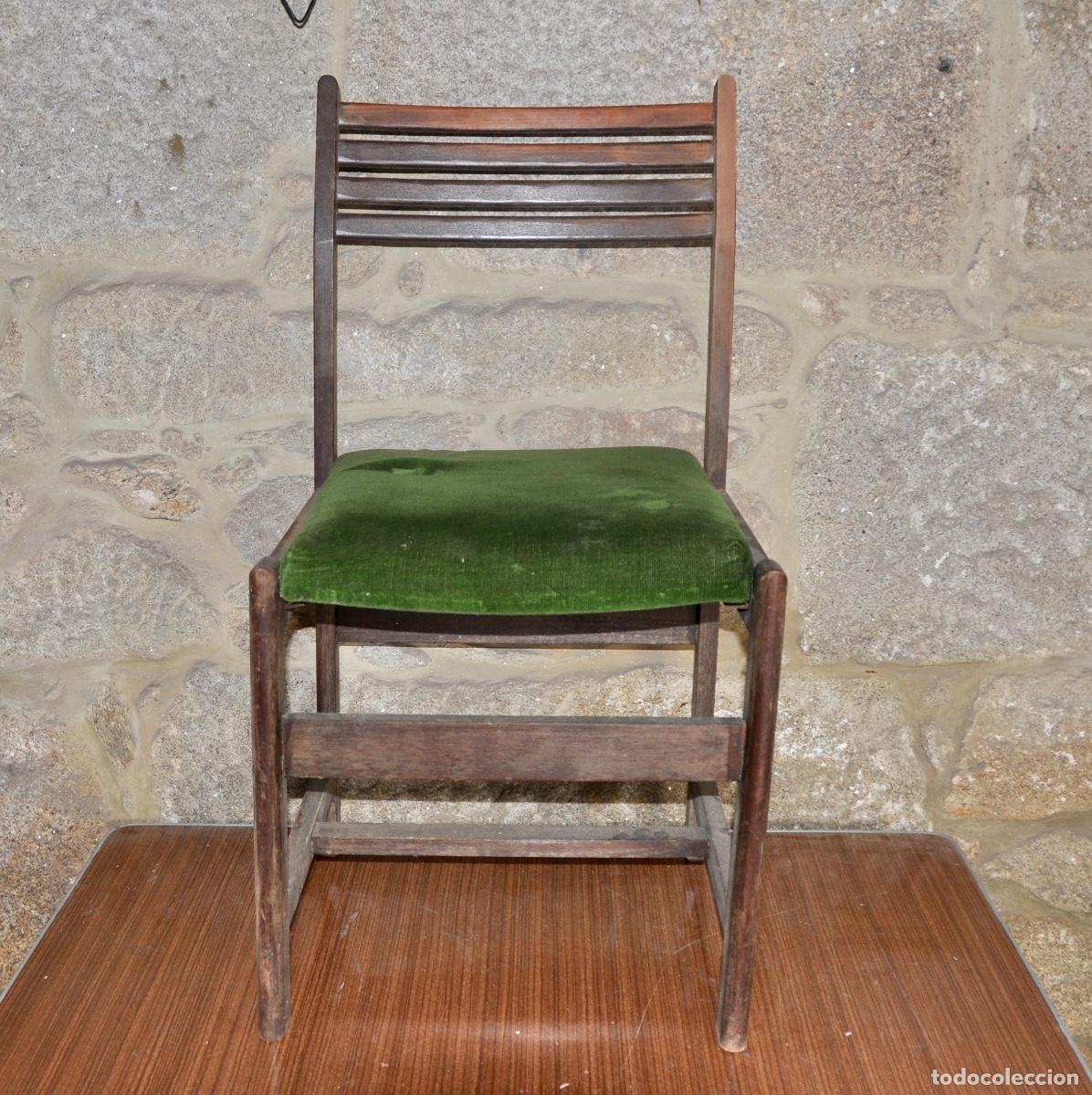 Antig&uuml;edades: Silla con tapizado en verde para restaurar - Foto 5