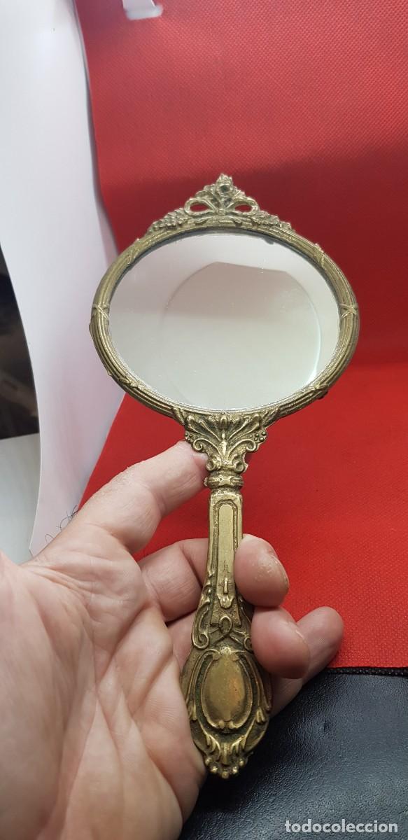 Oggetti Antichi: Antiguo espejo de mano de bronce