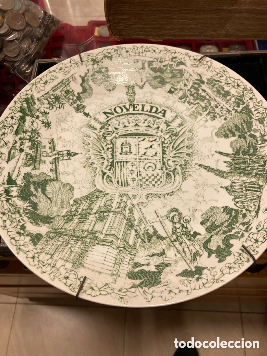 Antig&uuml;edades: Plato dedicado a Novelda E.Palenzuela - Foto 1