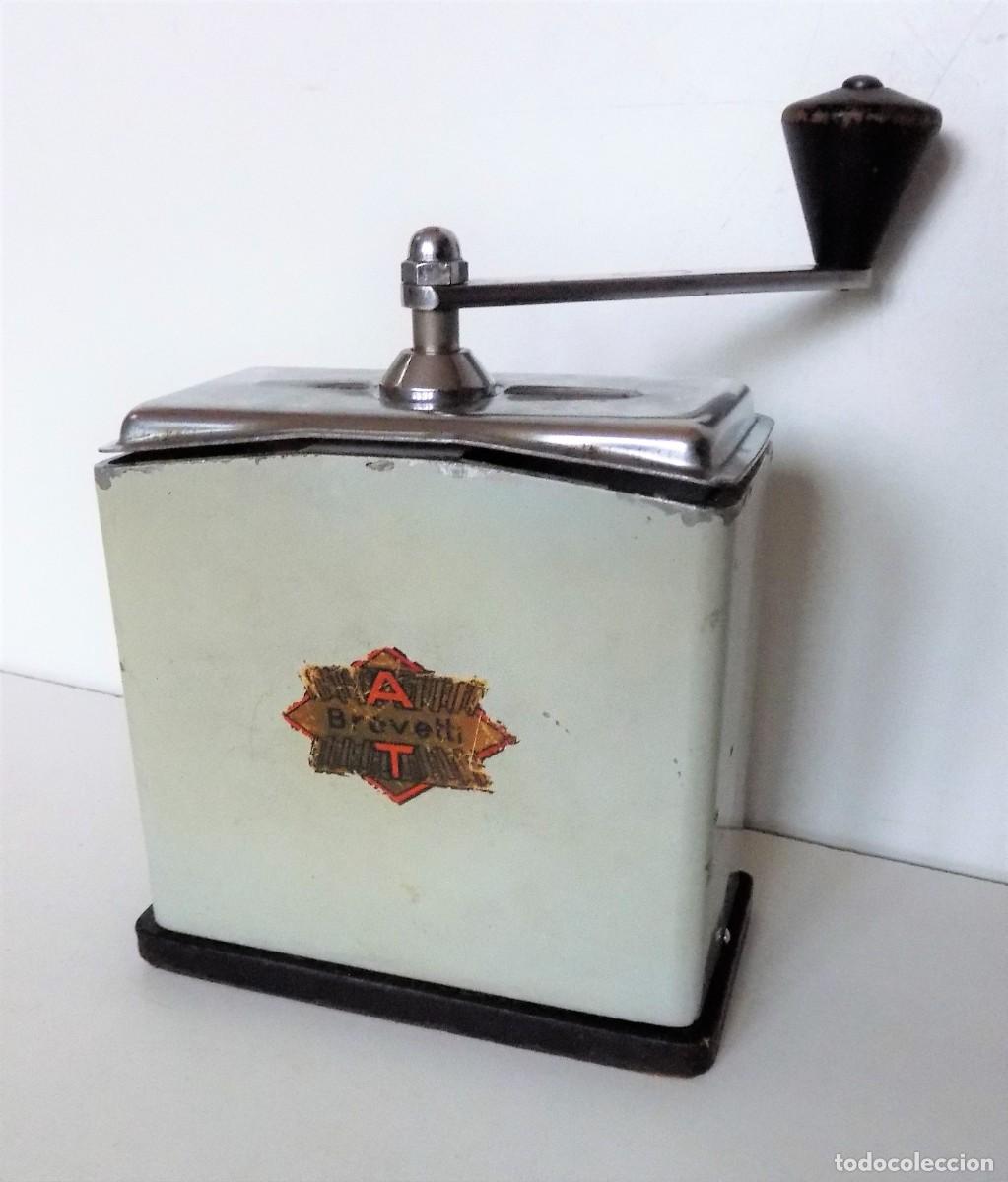 Antig&uuml;edades: MOLINILLO DE CAF&Eacute; MARCA BREVETTI. MODELO PETACA. ITALIA. CA. 1930/1950