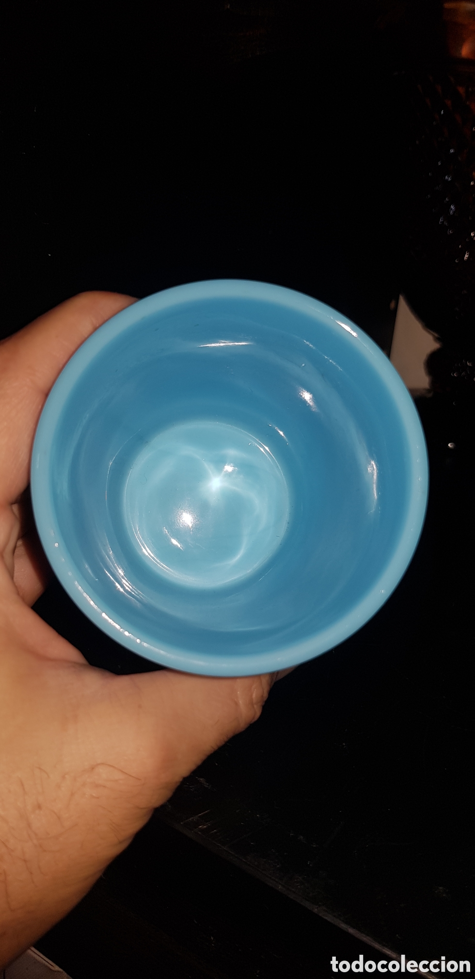 Antig&uuml;edades: Vaso labrado Opalina azul - Foto 2