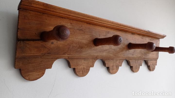 Antig&uuml;edades: ANTIGUA PERCHA MARAGATA DE MADERA - Foto 2