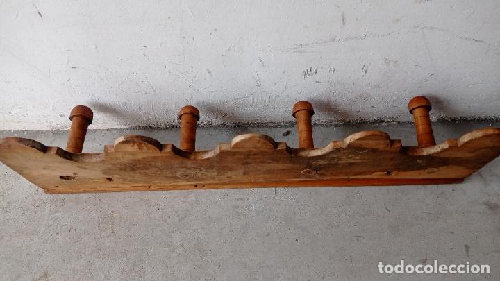 Antig&uuml;edades: ANTIGUA PERCHA MARAGATA DE MADERA - Foto 5