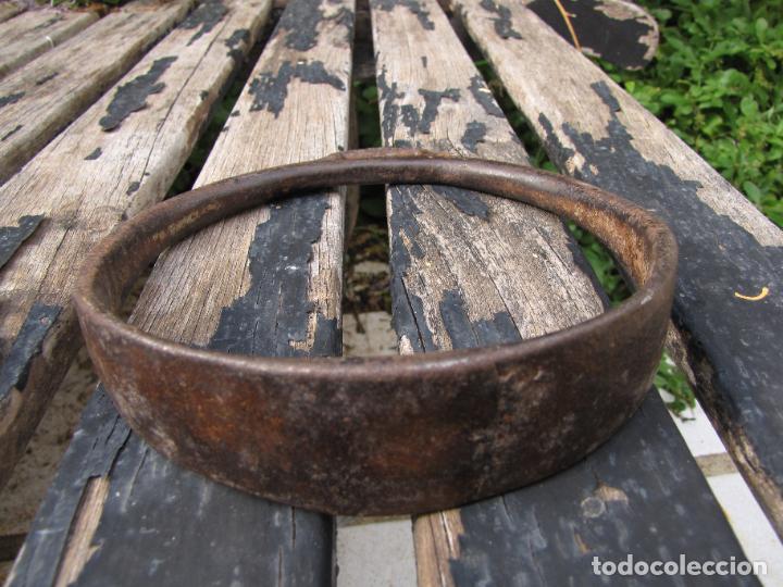 Antig&uuml;edades: 57.- Estribo circular de forja. S XVIII - Foto 2