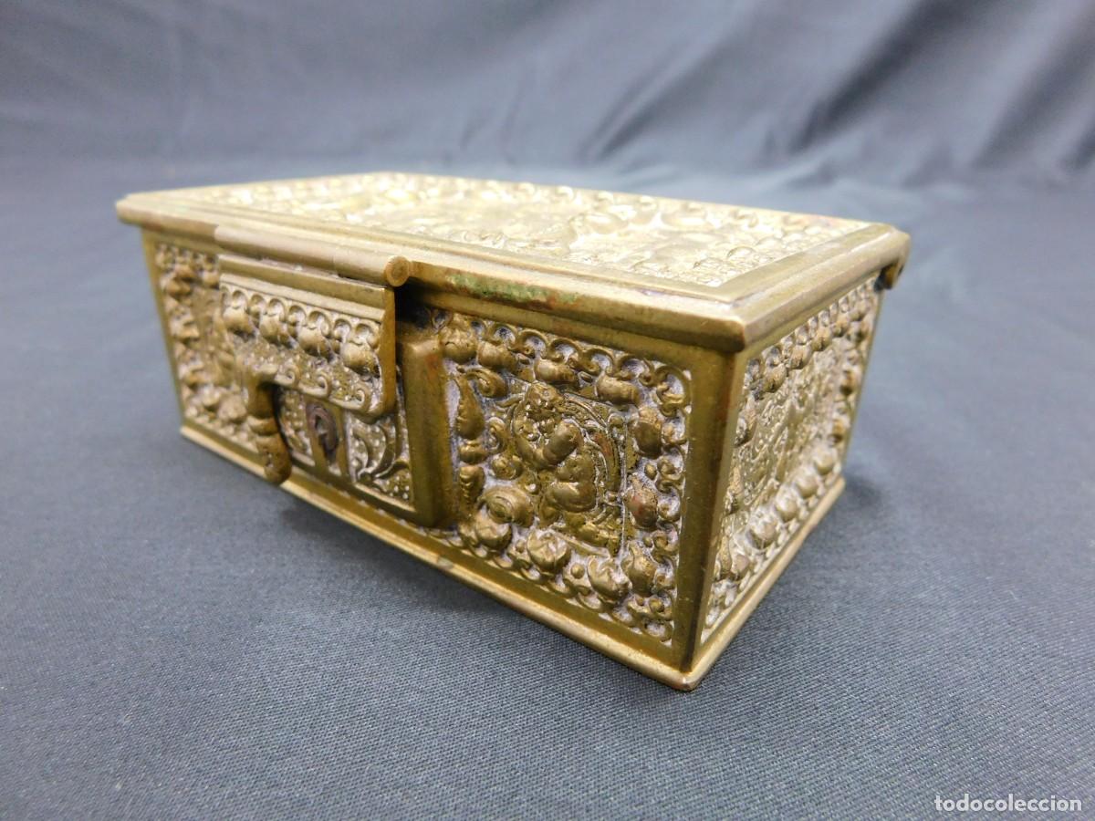 Antig&uuml;edades: Antigua Caja de Bronce - Foto 4