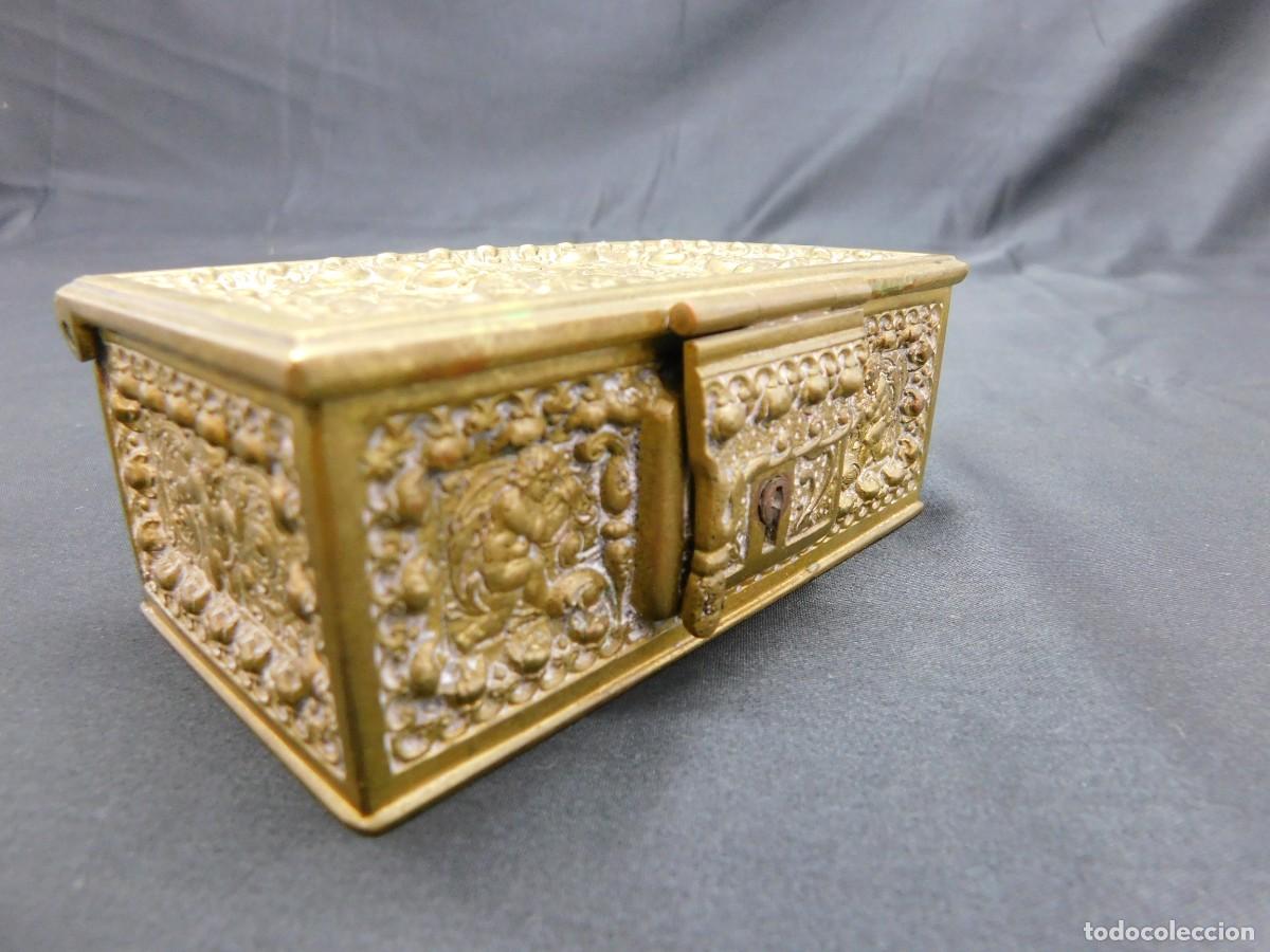 Antig&uuml;edades: Antigua Caja de Bronce - Foto 5