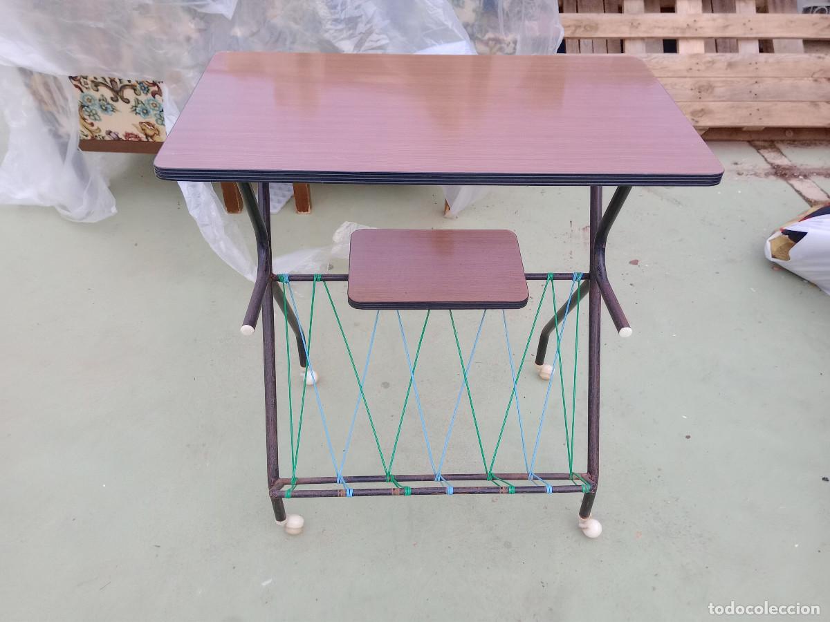 Antig&uuml;edades: mesa de televicion vitange - Foto 1