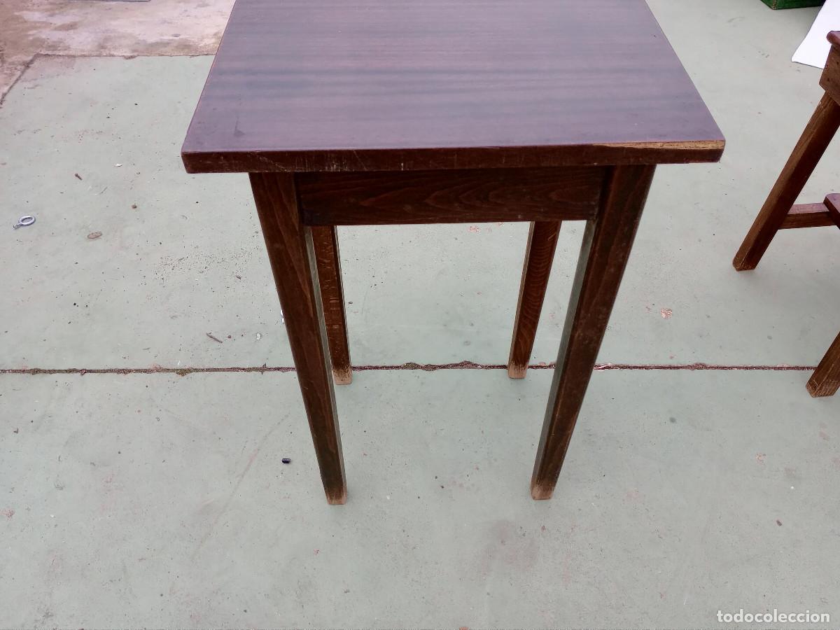 Antig&uuml;edades: mesa de salita de madera - Foto 1