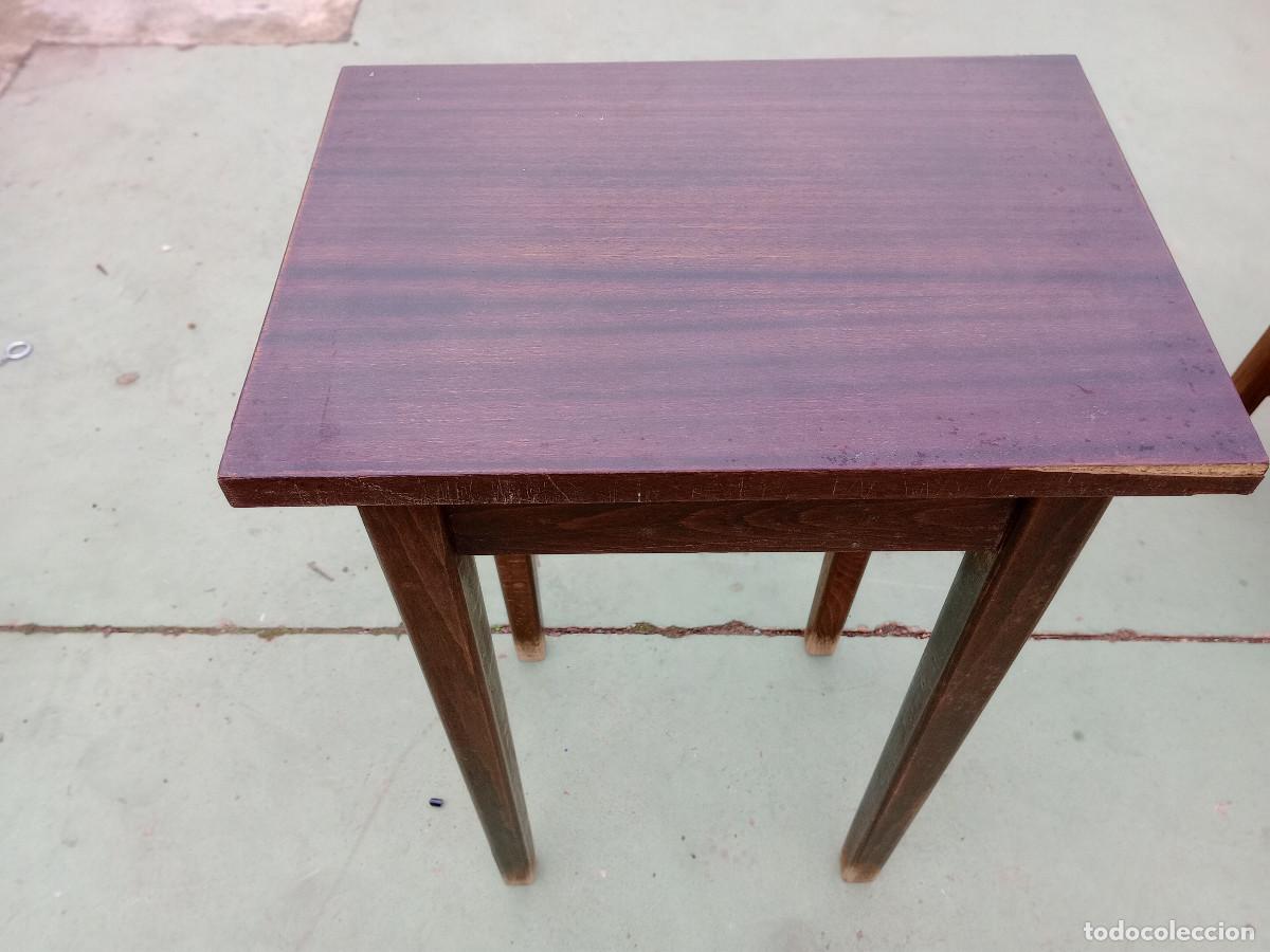 Antig&uuml;edades: mesa de salita de madera - Foto 2