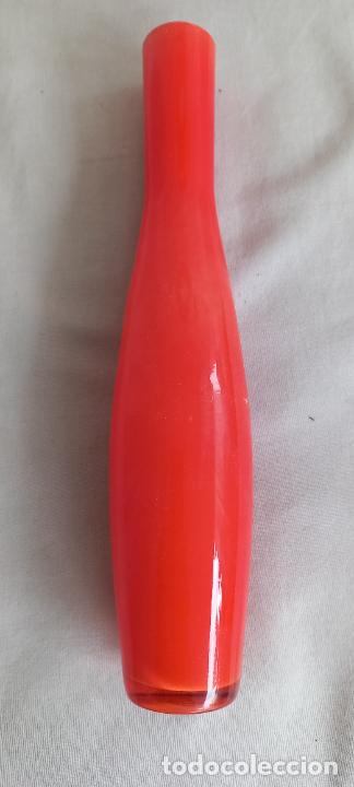 Antig&uuml;edades: PEQUE&Ntilde;O JARRON O VIOLETERO DE CRISTAL PINTADO DE COLOR NARANJA