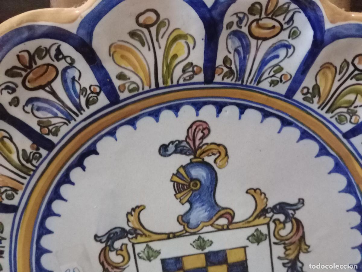 Antig&uuml;edades: plato de talavera - Foto 3