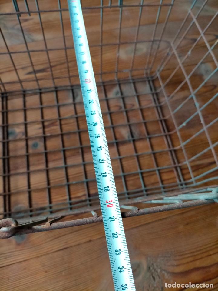 Antig&uuml;edades: Cesta de hierro cesto antiguo de tienda compras para comprar de la compra rectangular rejilla - Foto 6