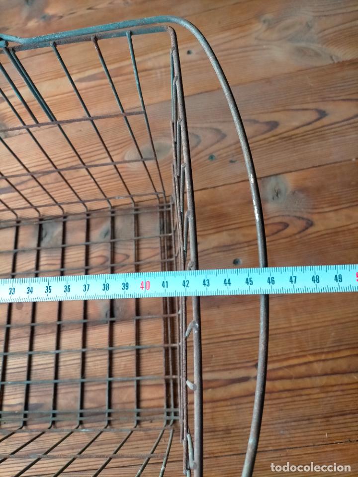 Antig&uuml;edades: Cesta de hierro cesto antiguo de tienda compras para comprar de la compra rectangular rejilla - Foto 7