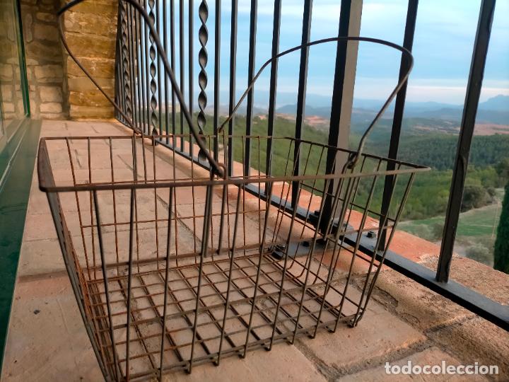Antig&uuml;edades: Cesta de hierro cesto antiguo de tienda compras para comprar de la compra rectangular rejilla - Foto 1