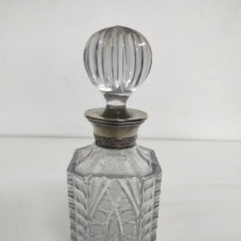 Botella Licorera - Cristal Tallado - Cuello de Plata de Ley - Con Contrastes - Años 50