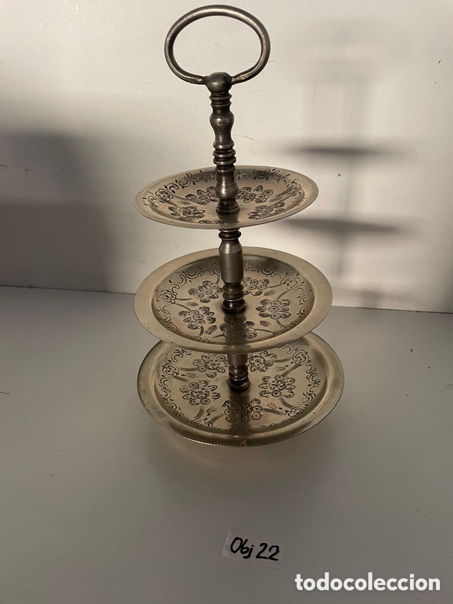 Antig&uuml;edades: Frutero de metal vintage - Foto 1