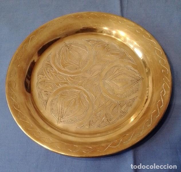Antig&uuml;edades: plato bronce repujado estilo Mudejar 20cm - Foto 1
