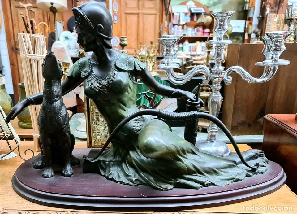 Antig&uuml;edades: ARQUERA Y PERRO BRONCE