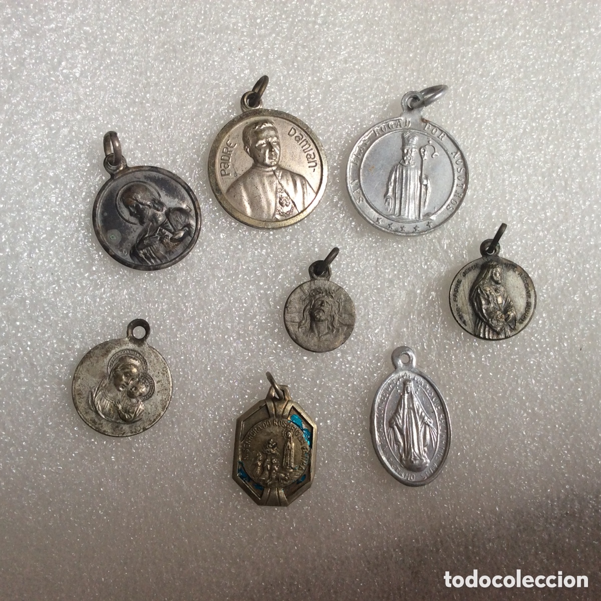 Antig&uuml;edades: 8 medallas religiosas - Foto 1