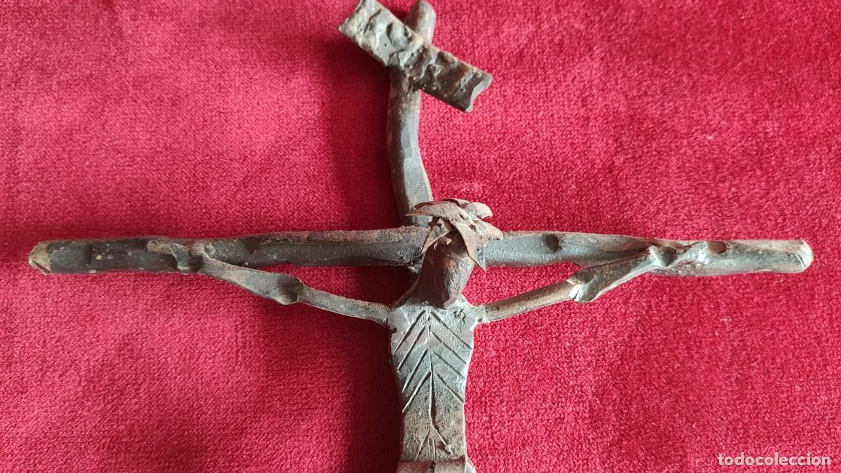 Antig&uuml;edades: ANTIGUO CRUCIFIJO DE HIERRO - Foto 4