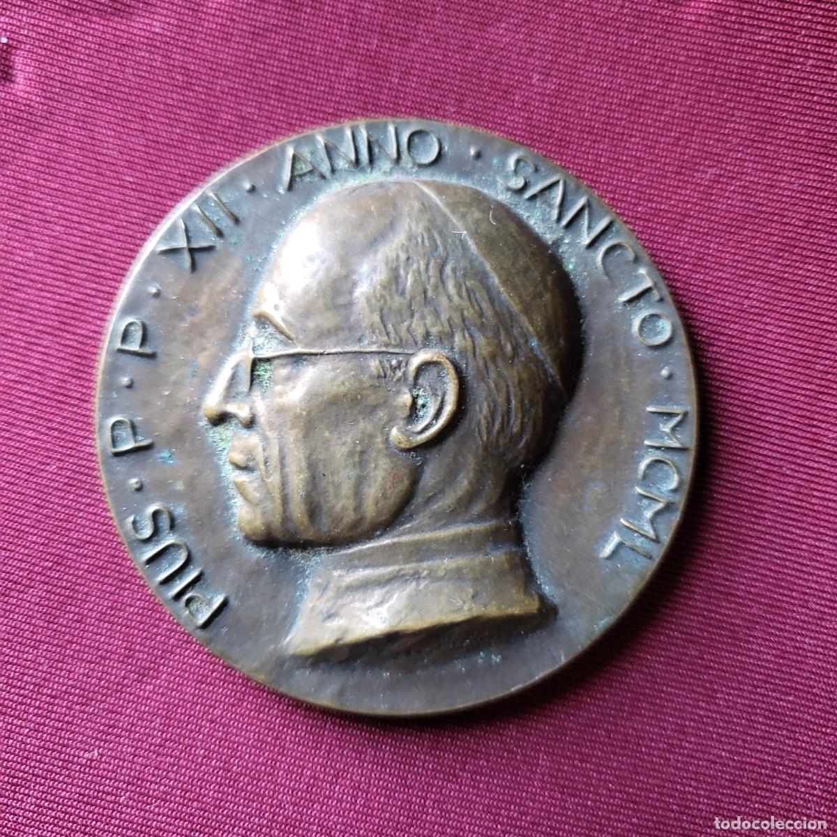 Antig&uuml;edades: Medalla papal Pio 12 - Foto 1