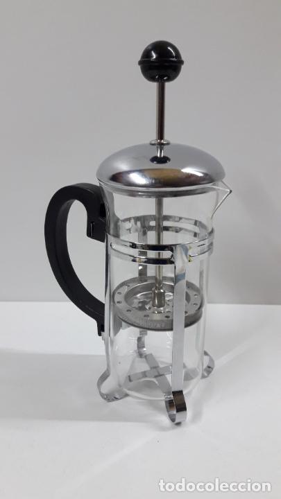 Antig&uuml;edades: CAFETERA / TETERA DE EMBOLO . - Foto 1