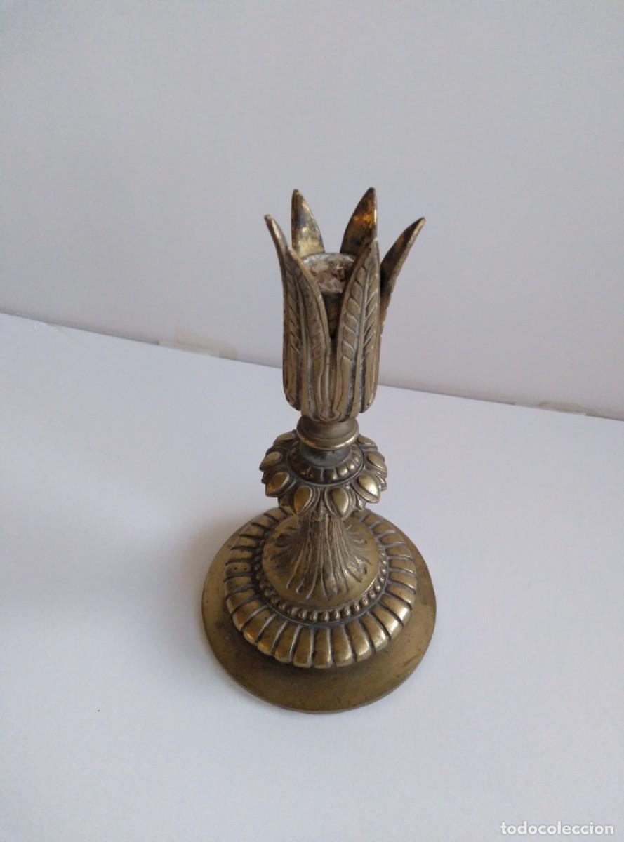 Antig&uuml;edades: CANDELABRO DE BRONCE - Foto 2