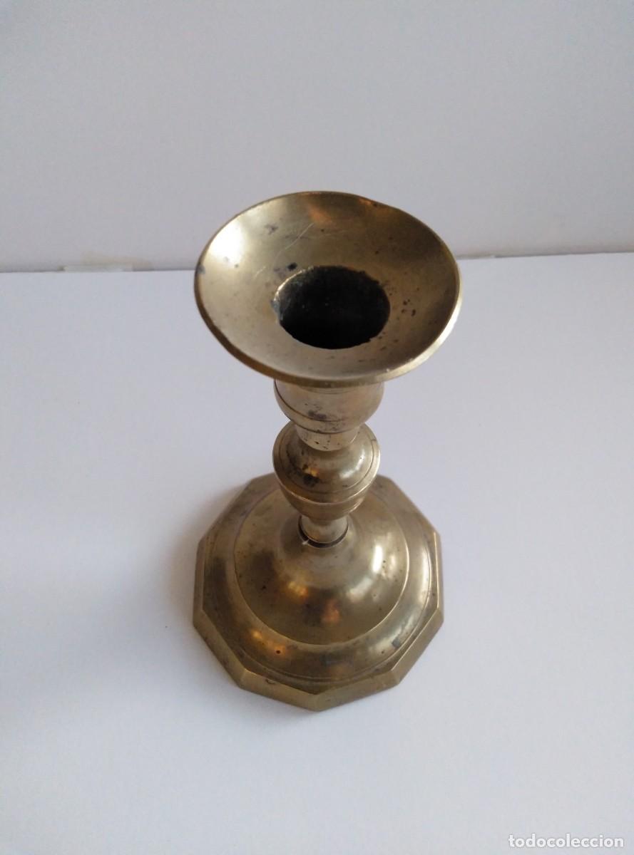 Antig&uuml;edades: CANDELABRO DE BRONCE - Foto 2