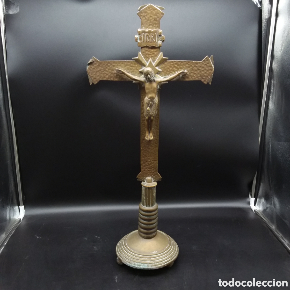 Antig&uuml;edades: Cruz de altar de bronce - Foto 1