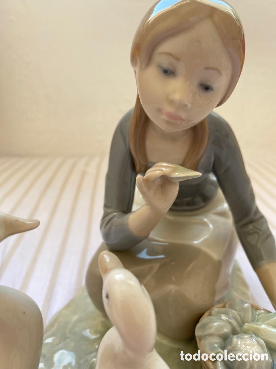 Antig&uuml;edades: Figura Lladr&oacute; Chica con dos ocas - Foto 2