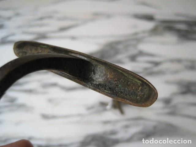 Antig&uuml;edades: COLGADOR DE LAT&Oacute;N - PERCHERO - Foto 5