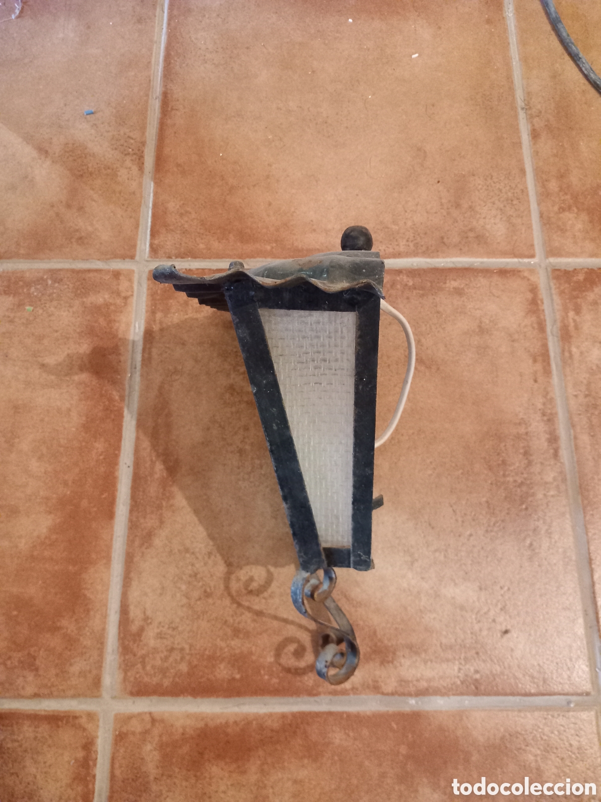 Antig&uuml;edades: Farol de jard&iacute;n en forja - Foto 3