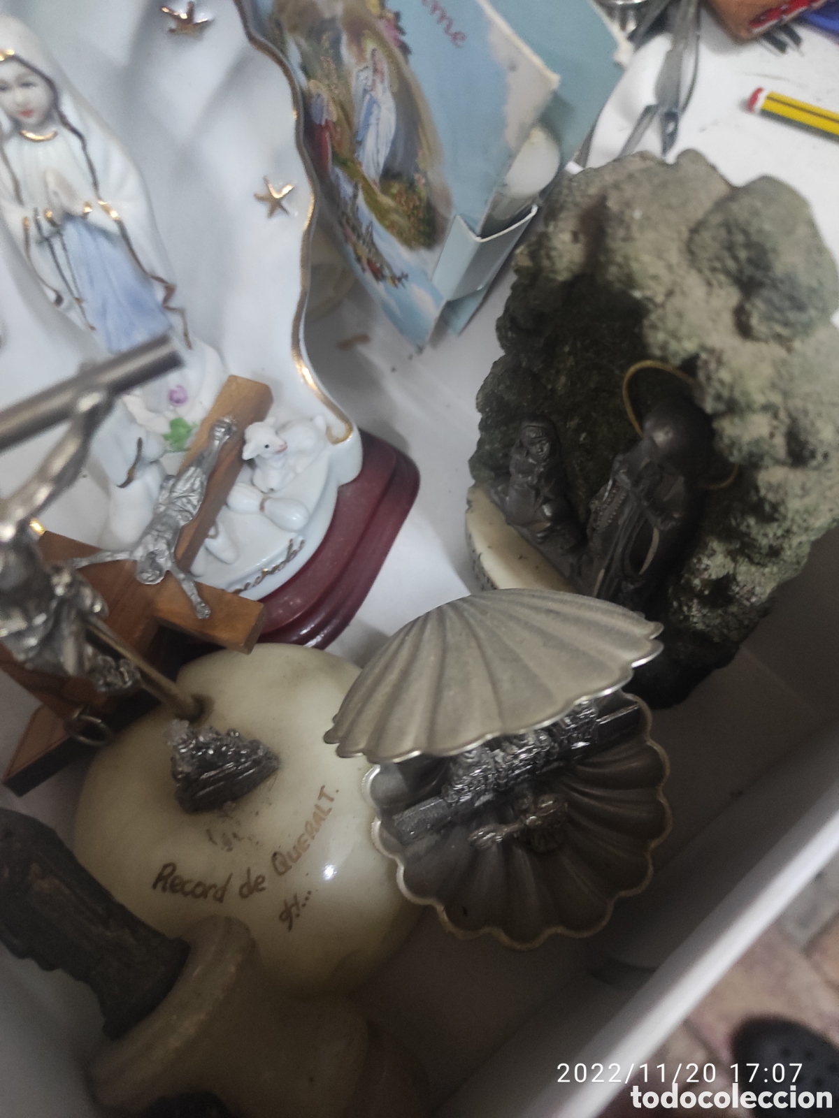 Antig&uuml;edades: CAJA CON ARTICULOS RELIGIOSOS - Foto 2