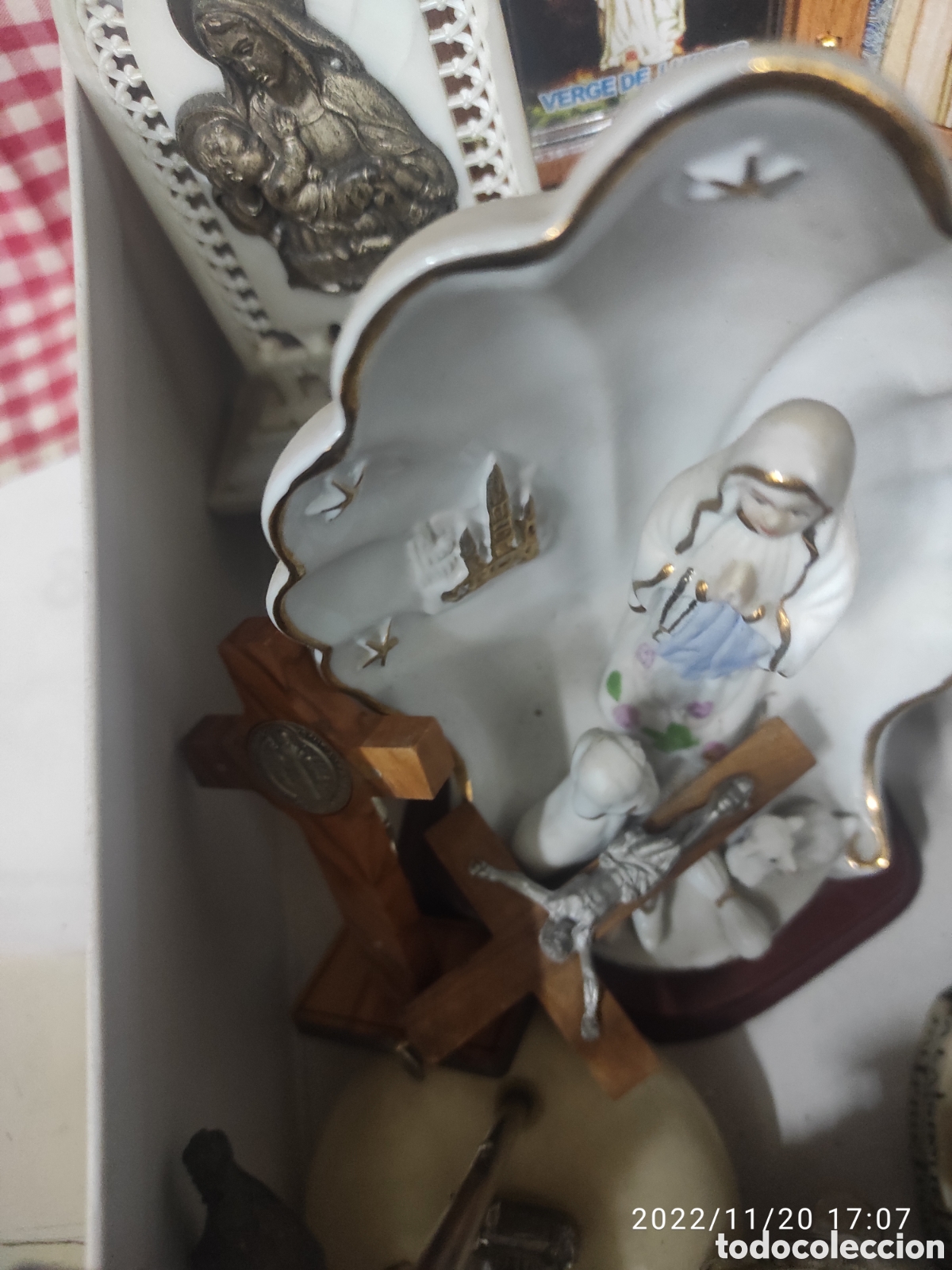 Antig&uuml;edades: CAJA CON ARTICULOS RELIGIOSOS - Foto 4