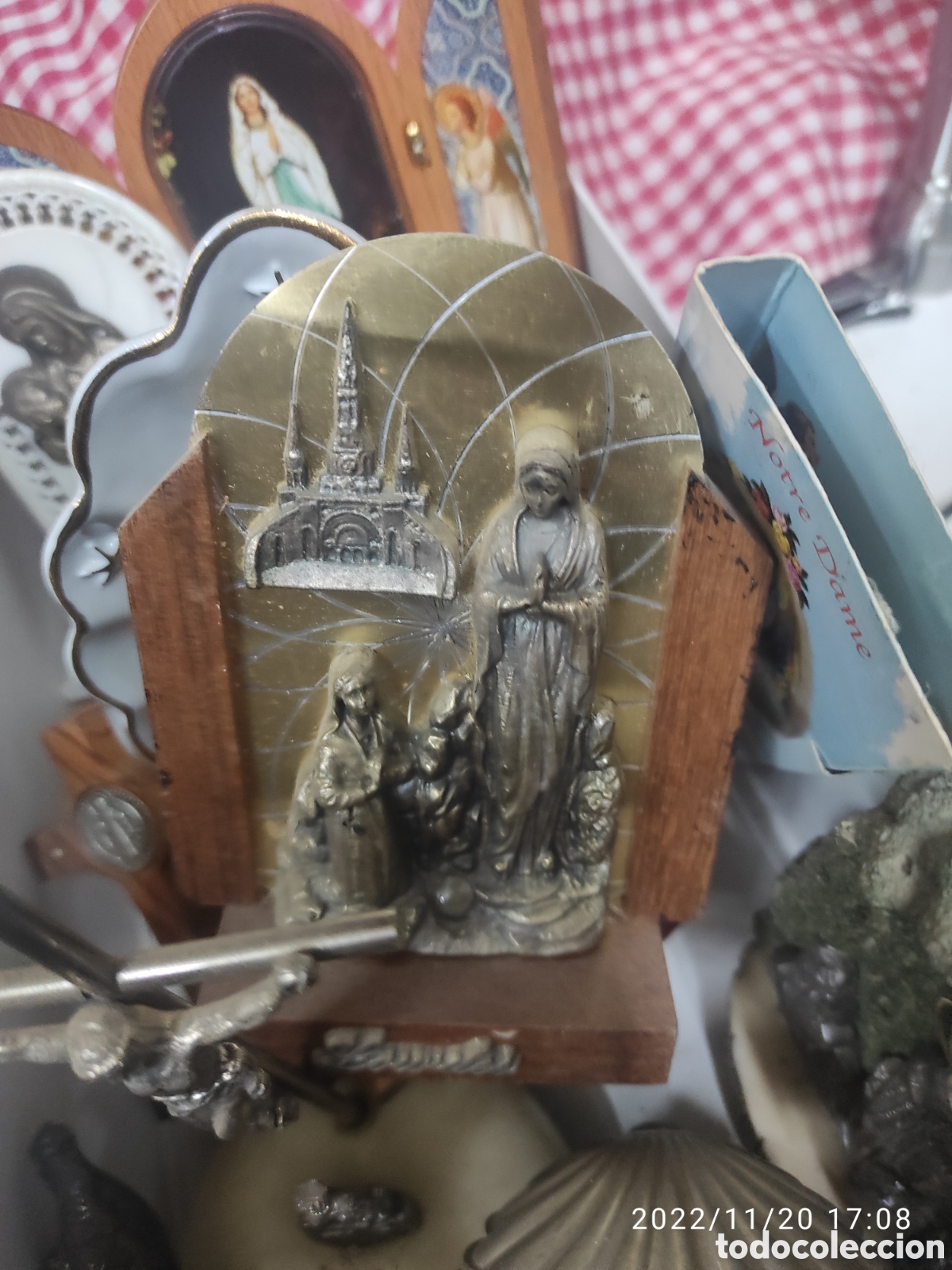 Antig&uuml;edades: CAJA CON ARTICULOS RELIGIOSOS - Foto 5