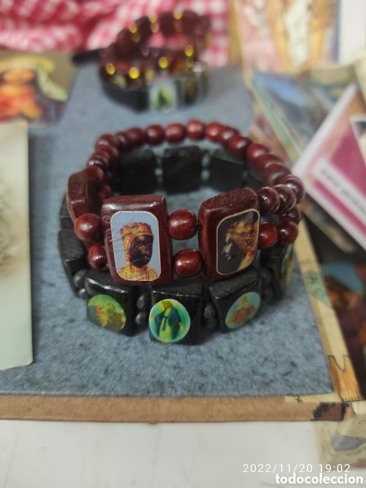 Antig&uuml;edades: CAJA CON ESTAMPAS Y PULSERAS RELIGIOSAS - Foto 3